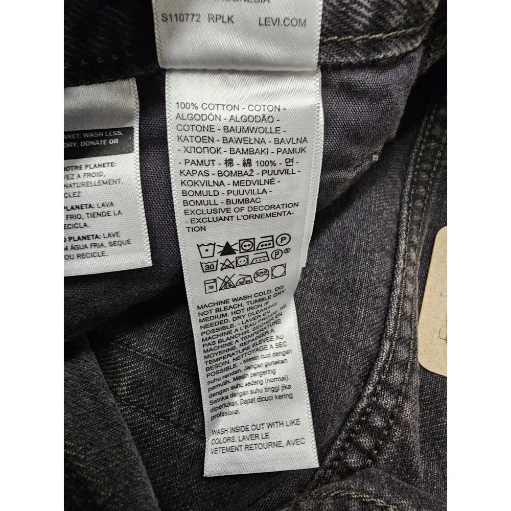 Levi's Womens High Rise Mom Shorts Black Cotton Relaxed Size 32